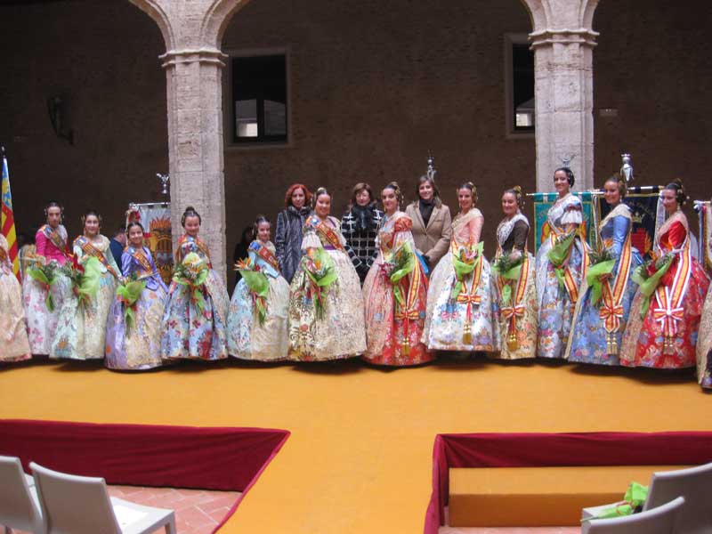 INTERCOMARCAL-FALLERA-1 Las juntas locales de l’Horta Sud han participado este fin de semana en la presentación de sus falleras mayores