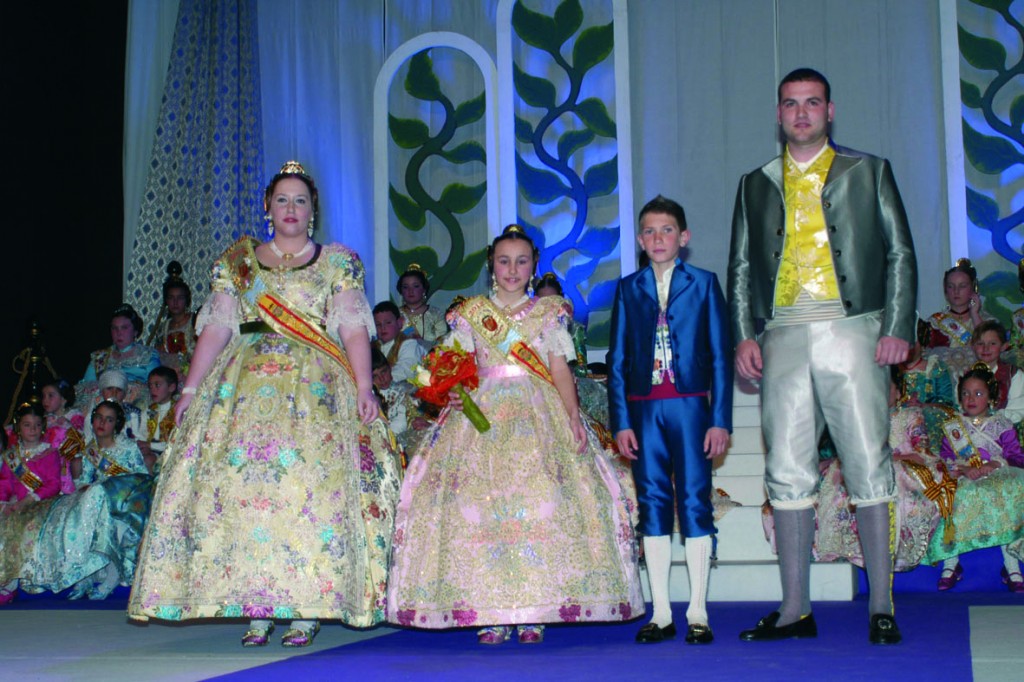 La Falla La Torre de Almussafes exalta a sus falleras mayores