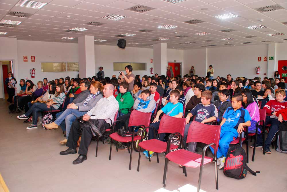 Alfafar–Semana-de-la-Dona Exposicion Trabajos IES 25 de abril, Dia de la Dona