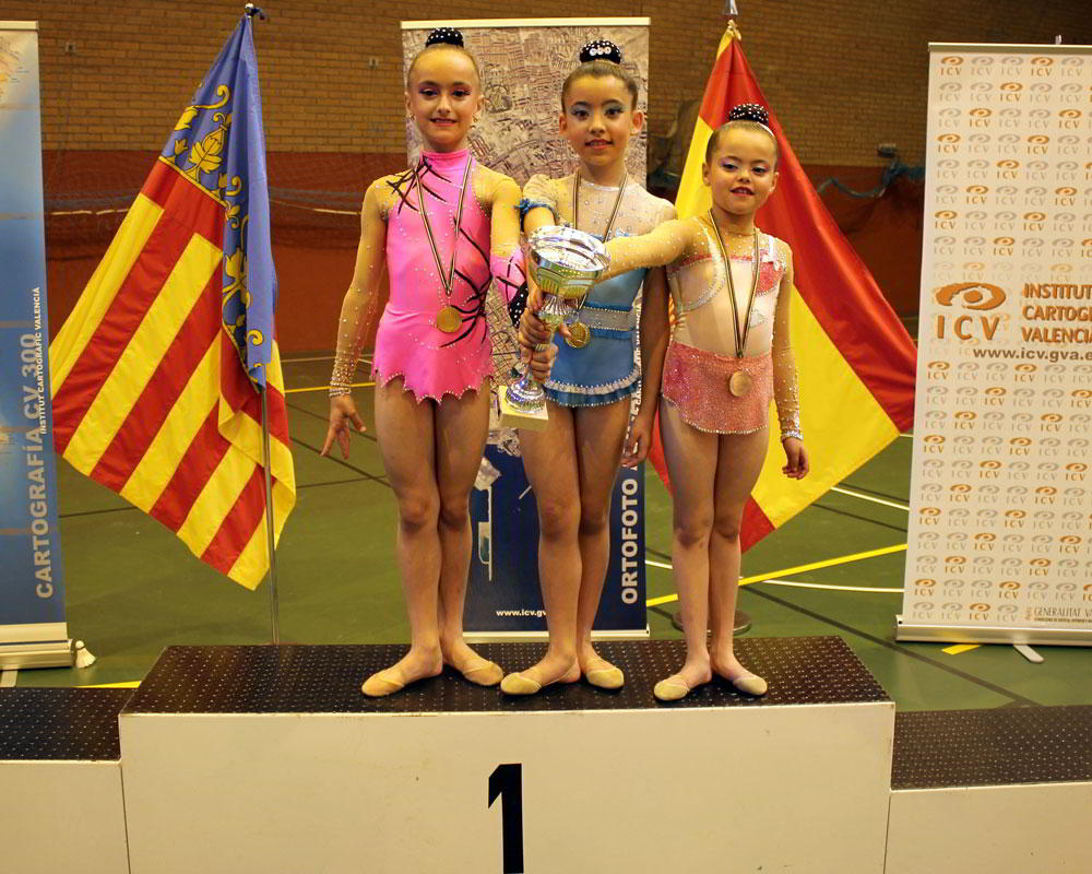 trofeo_manises_2012_gimnasia las tres alevines en el Trofeo celebrado en Manises