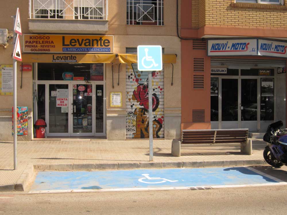 plazas de estacionamiento para minusválidos