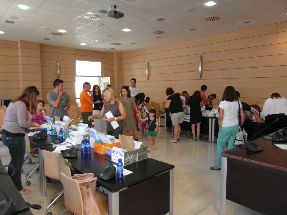 reparto-bono-escolar-2013 Alfafar inicia reparto del bono escolar