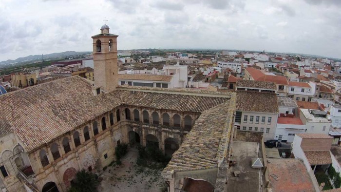 llombai-claustre claustros de la Iglesia de la Santa Cruz