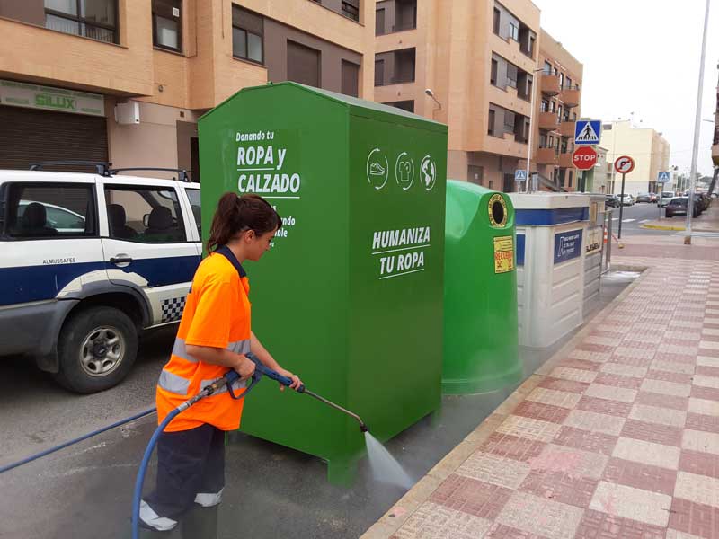 limpieza de todas las zonas de contenedores limpieza de todas las zonas de contenedores