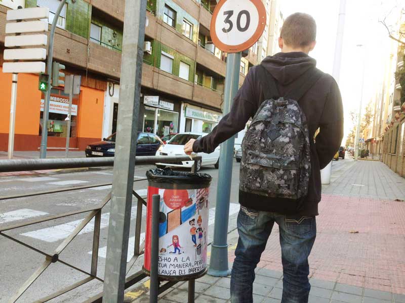 alumnos diseñan Papeleras alumnos diseñan Papeleras