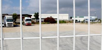 aparcamiento de camiones del polígono industrial de Almussafes