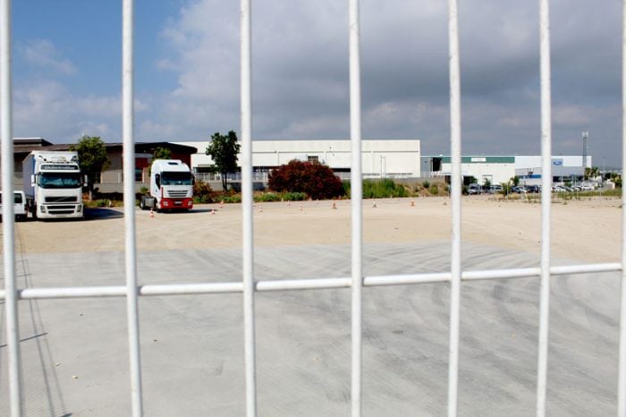 aparcament-camions-almussafes aparcamiento de camiones del polígono industrial de Almussafes